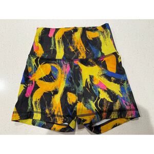 Lululemon Wunder Train Contour Fit High-Rise Short 4" Size 4‎